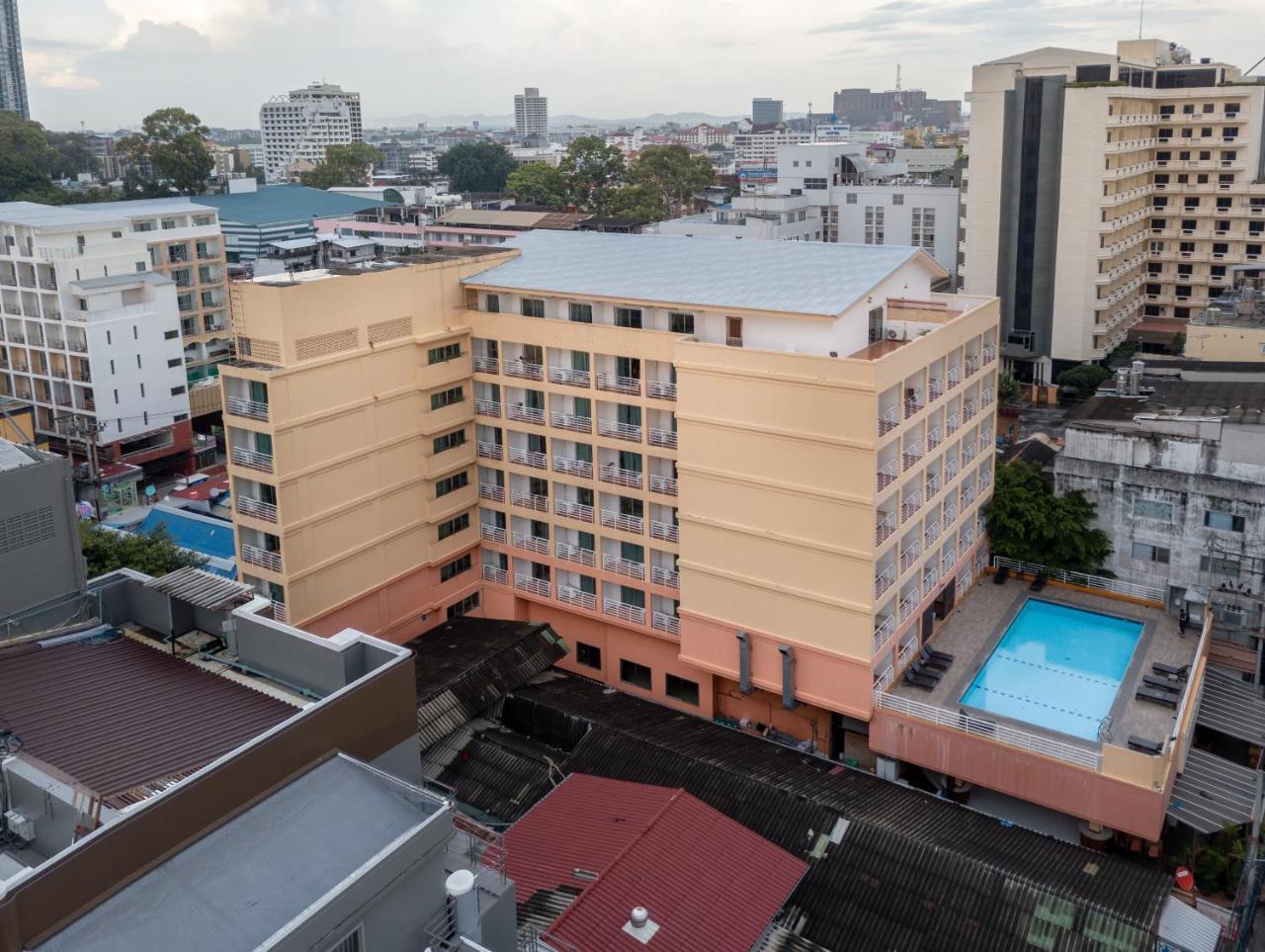 Eastiny Plaza Hotel Pattaya Exterior foto